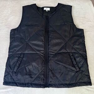 NWT Socialite Lightweight Black Puffer Vest size S/M